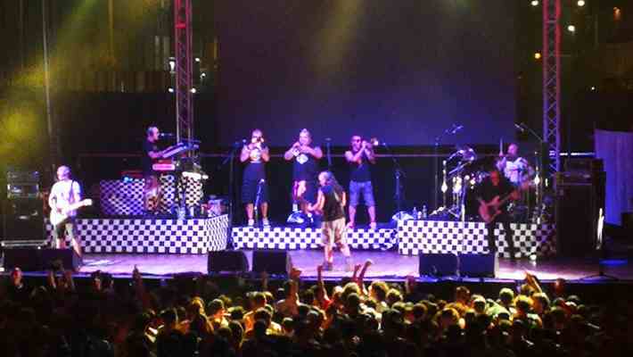 SKA P tra pogo e lotta Live Milano