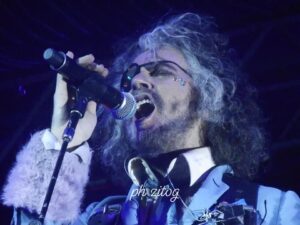 FLAMING LIPS