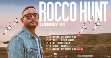 ROCCO HUNT_Locandina Libertà Tour sold out napoli