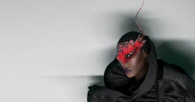 Grace Jones 1 - please credit photographer Andrea Klarin