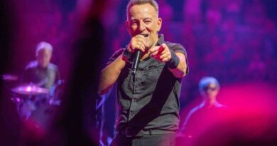 BRUCE SPRINGSTEEN Live Tampa 1 02 23 Foto Rob DeMartin