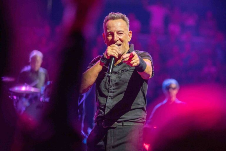 BRUCE SPRINGSTEEN Live Tampa 1 02 23 Foto Rob DeMartin