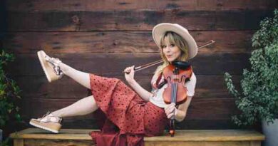 LINDSEY STIRLING