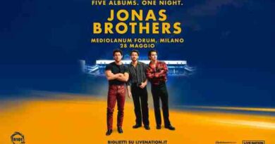 JONAS BROTHERS