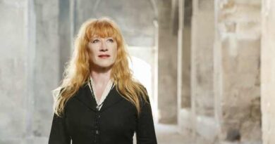 LOREENA MCKENNITT