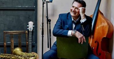 TONY HADLEY uno swing tour