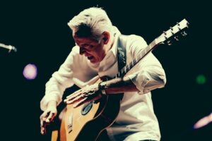 TOMMY EMMANUEL: torna in tour in Italia