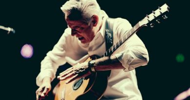 TOMMY EMMANUEL: torna in tour in Italia