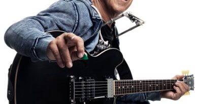 EDOARDO BENNATO: SONO SOLO CANZONETTE TOUR 2025, le date estive