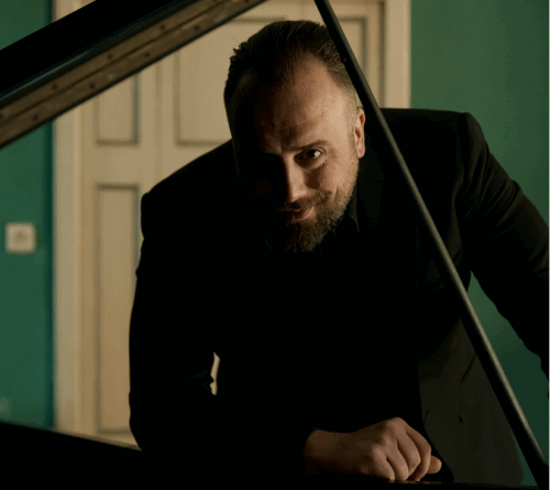 RAPHAEL GUALAZZI tour maggio 2025
