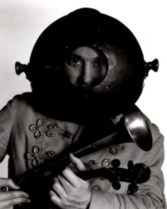 Vinicio Capossela venticinque anni canzoni a manovella berezzi