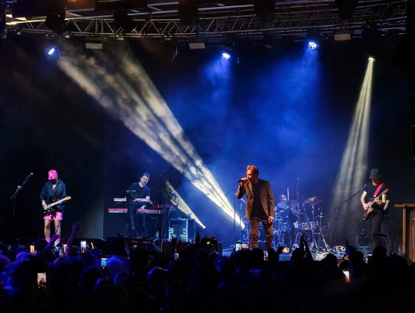 FABRIZIO MORO Recensione concerto e scaletta live Milano