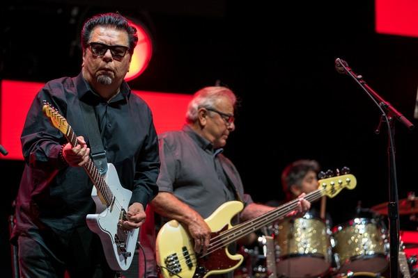 Los Lobos (c) 2020 Crossroads Concerts LLC.