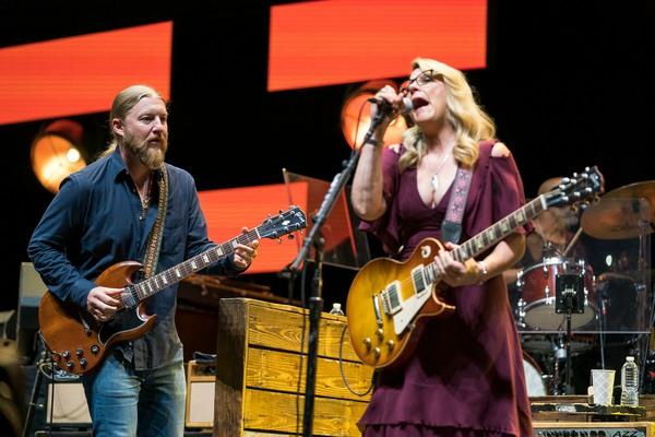 Tedeschi Trucks Band  (c) 2020 Crossroads Concerts LLC.